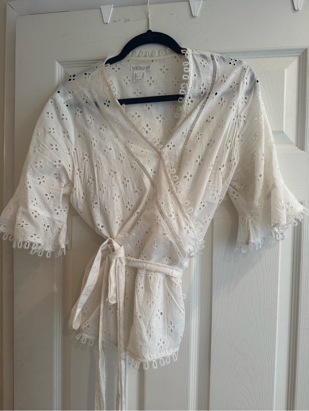 VENUS White Eyelet Button-Front Blouse